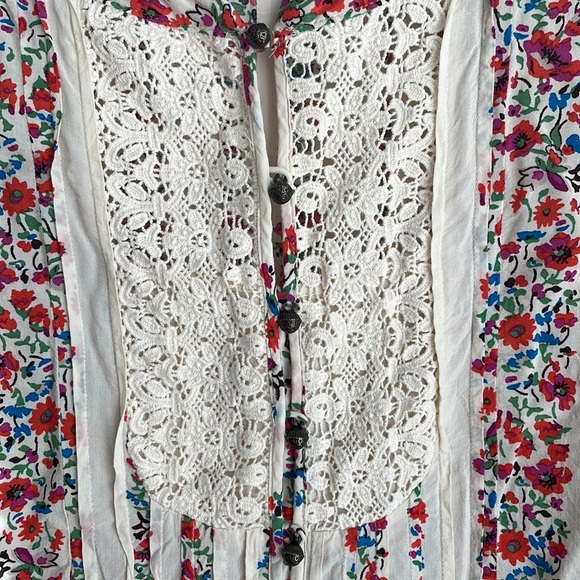Maeve Anthropologie Hiver Floral Peasant Blouse Crochet Pleated Buttons Size 10 - Picture 4 of 16
